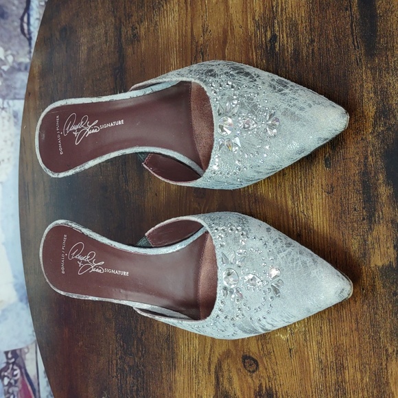 Donald & Lisa Signature by Donald J Pliner Embellished Leather Mule - Picture 2 of 12